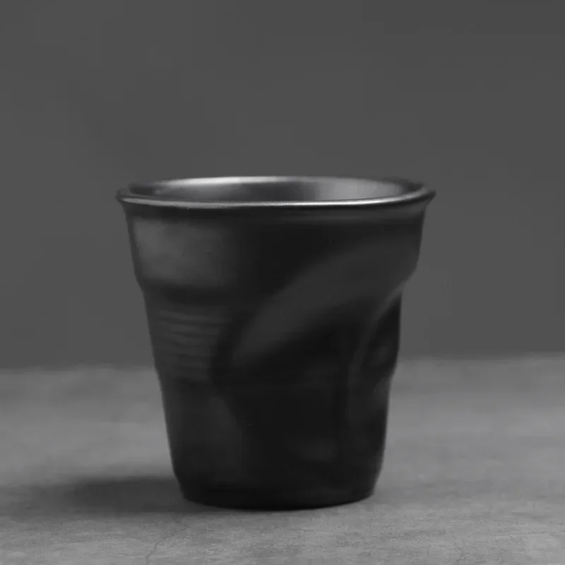 Plisowany ceramiczny kubek do kawy latte i herbaty vintage Czarny