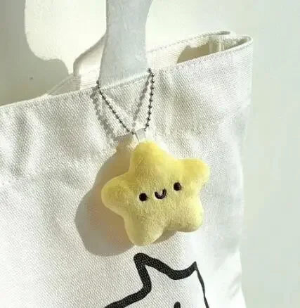 Pluszowy królik w przebraniu truskawki i marchewki 25 cm Jasny