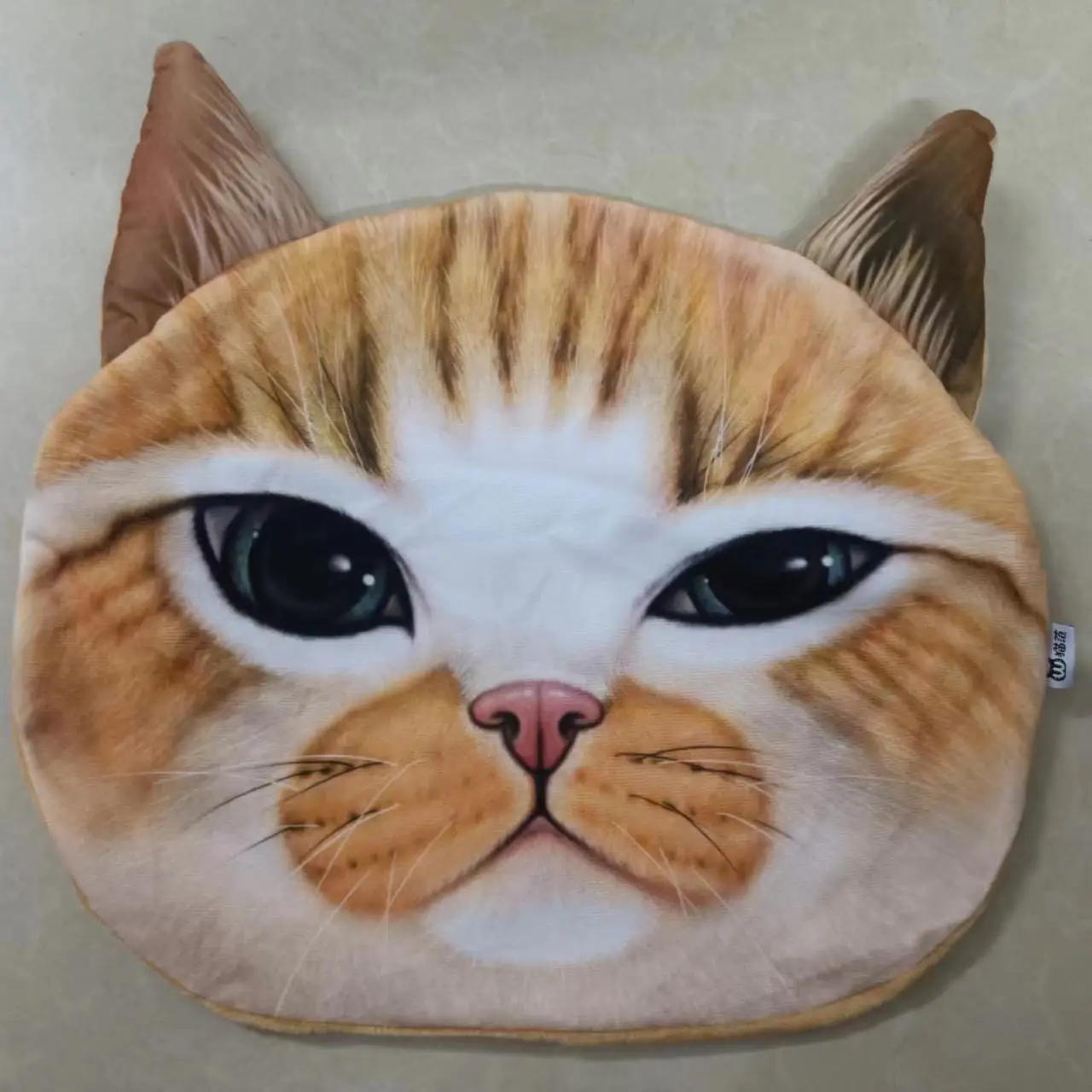 Poduszka 3D w kształcie głowy kota lub psa 35 cm Burgundia