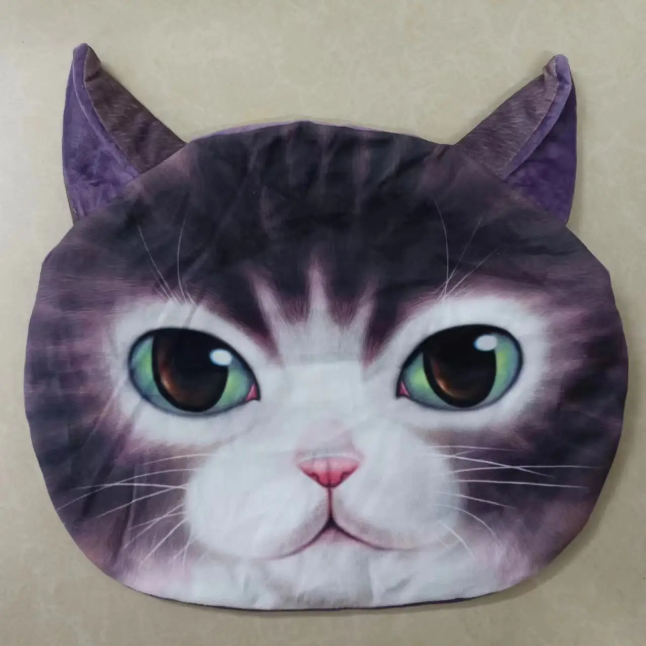 Poduszka 3D w kształcie głowy kota lub psa 35 cm Czarny