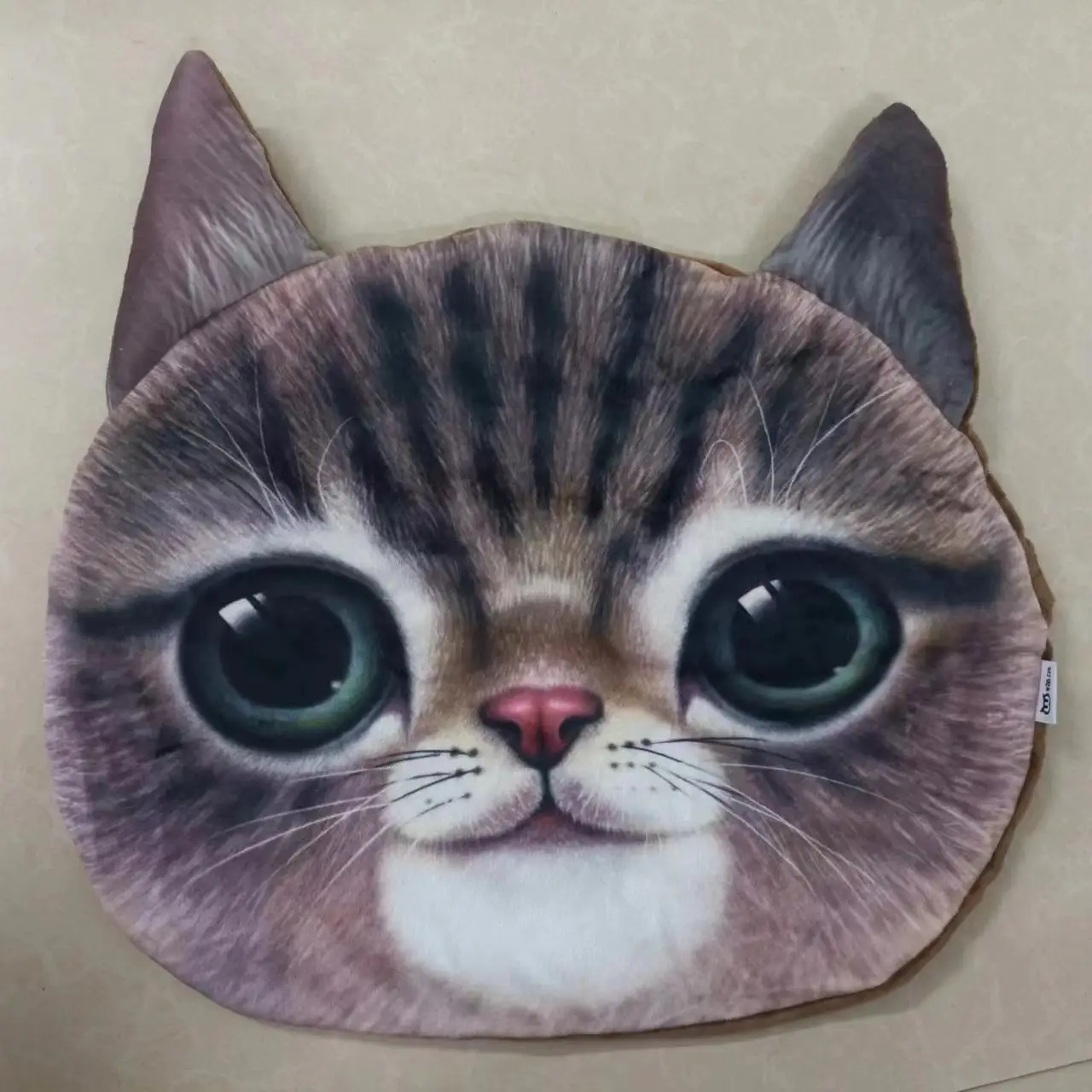 Poduszka 3D w kształcie głowy kota lub psa 35 cm żółty