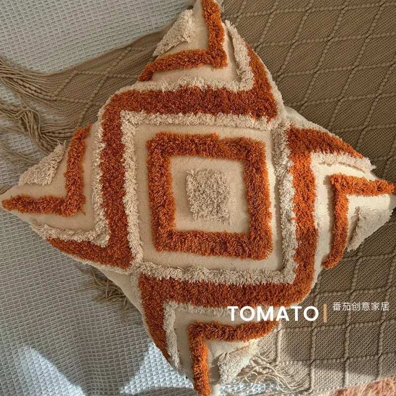 Poszewka boho haftowana z frędzlami długa 30x50 cm Czarny