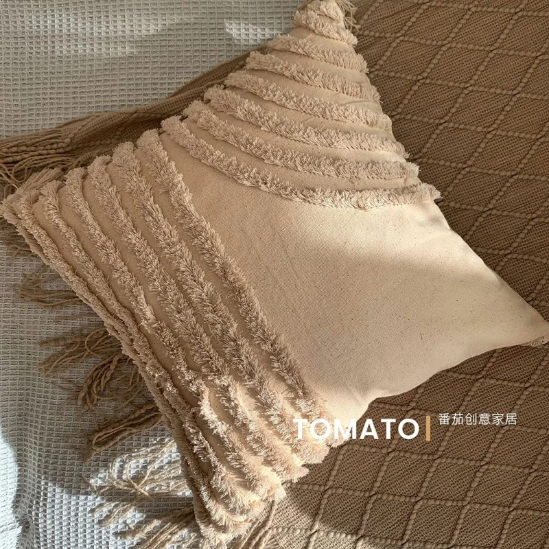 Poszewka boho haftowana z frędzlami długa 30x50 cm żółty