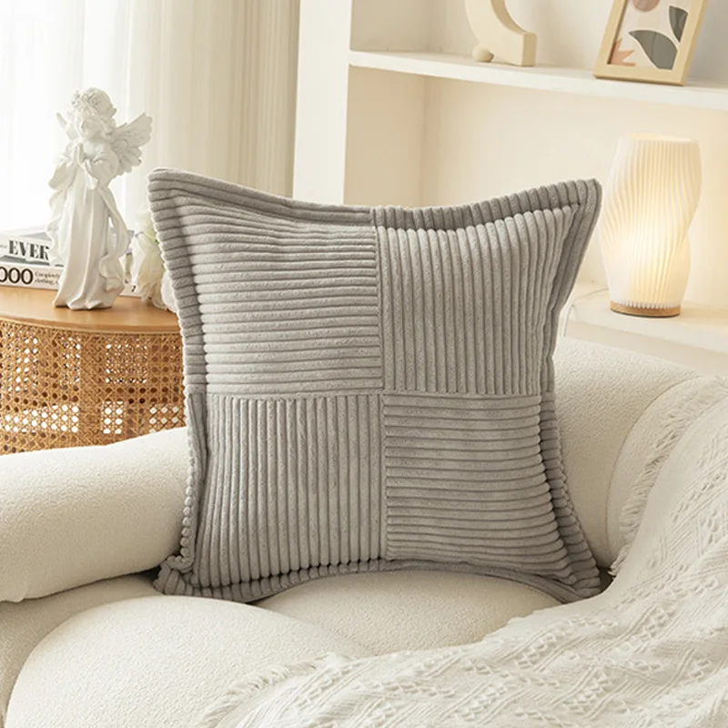 Poszewka na poduszkę boho świąteczna sztruksowa — paski sofa 45x45 cm Szary