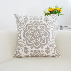 Poszewka na poduszkę haftowana mandala boho 45x45 cm Jasnoszary