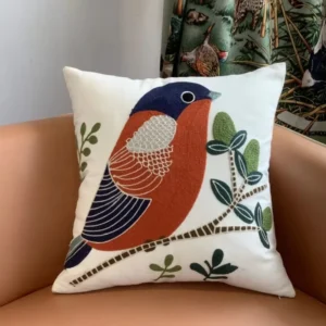 Poszewka na poduszkę z haftowanymi kwiatami 45×45 cm — elegancka dekoracja Czerwona róża
