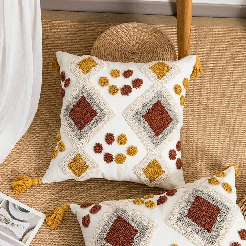 Poszewka tufted ręcznie robiona z frędzlami etno boho Czerwony