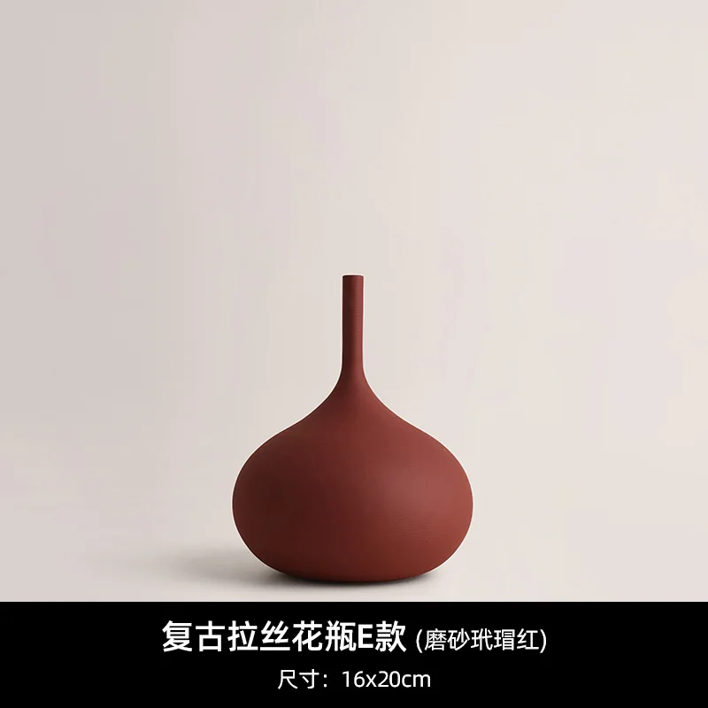 Ręcznie robiony ceramiczny wazon wabi-sabi w stylu Morandi Ciemny szary