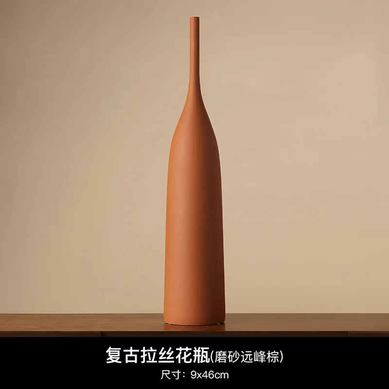 Ręcznie robiony ceramiczny wazon wabi-sabi w stylu Morandi Jasnoszary