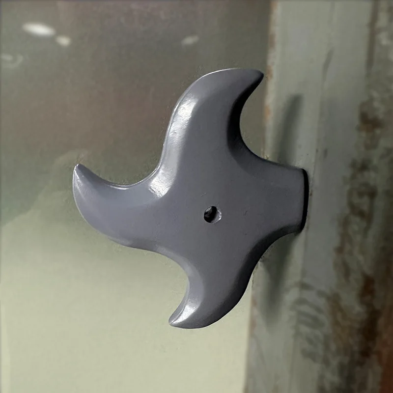 Śmieszne magnesy na lodówkę w kształcie noży i topora 3D Burgundia