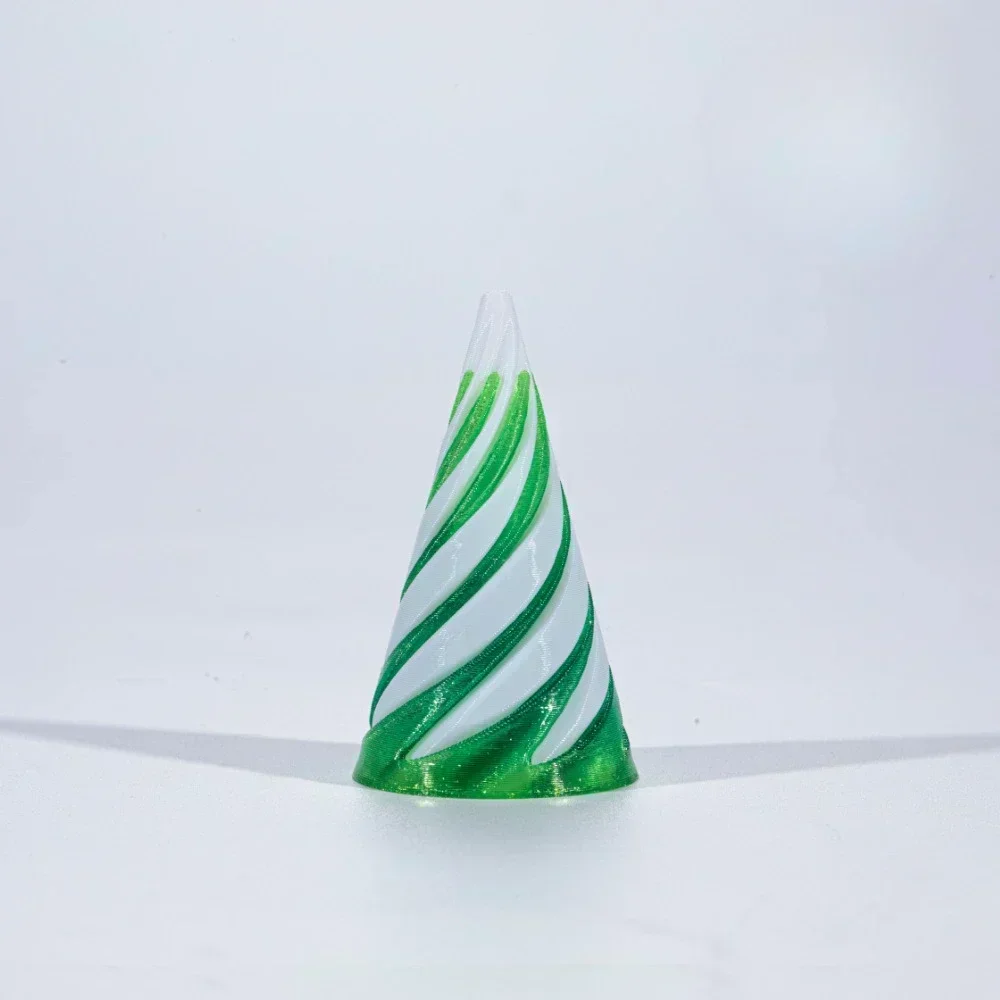 Spiralna piramida 3D — dekoracyjna rzeźba drukowana Jasny