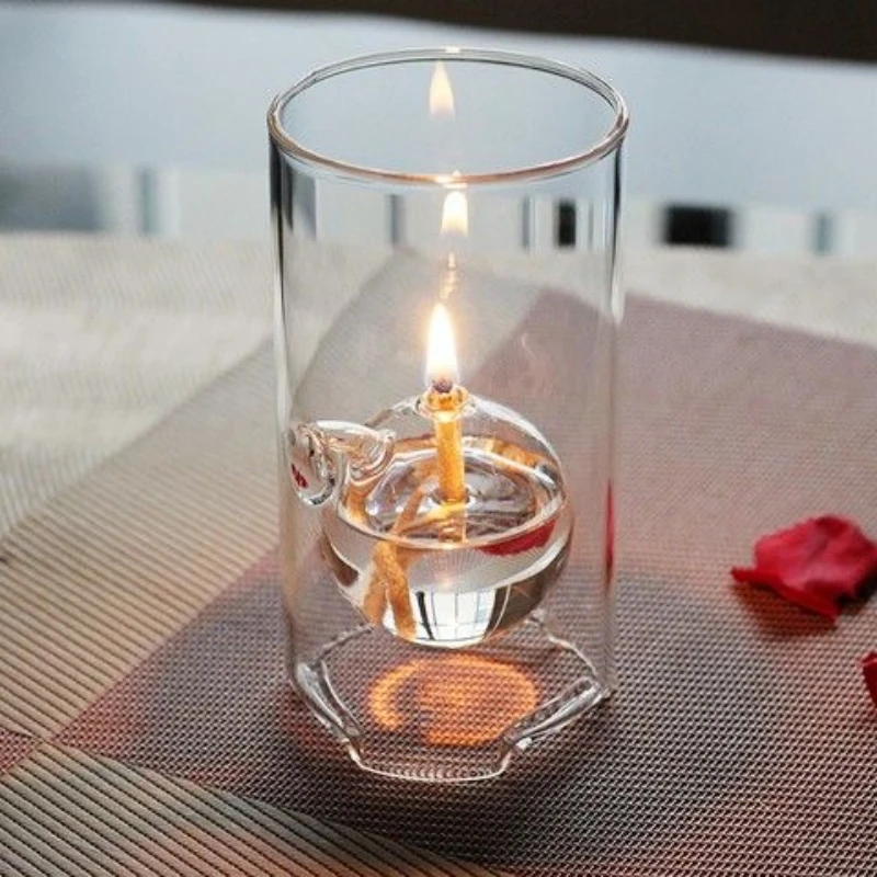 Szklana lampa olejowa retro — świecznik wiatroodporny do salonu Jasny