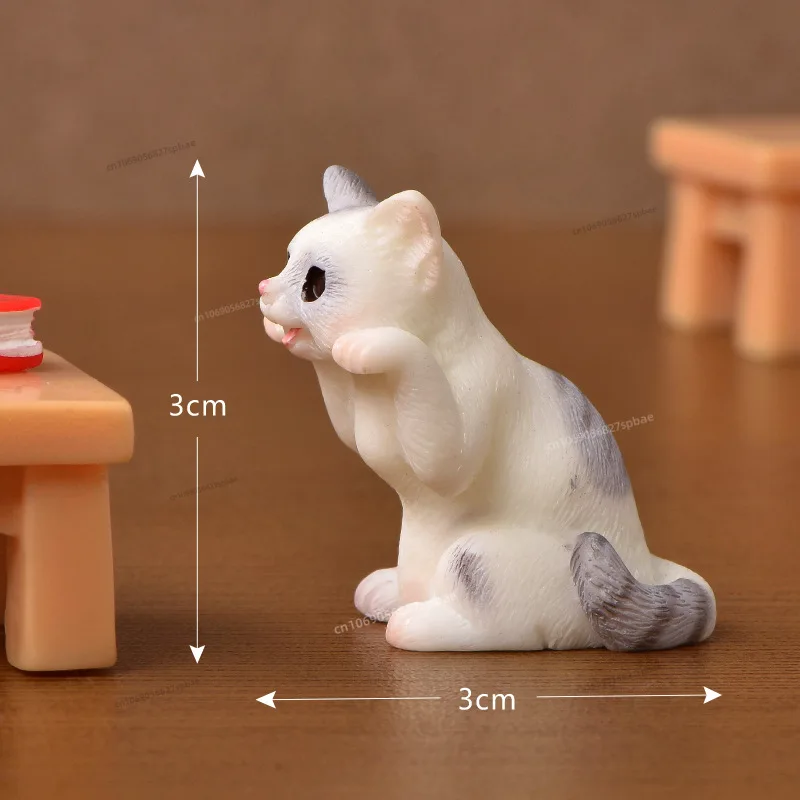 Żywiczna figurka kota – miniaturowa ozdoba do bajkowego ogrodu Ciemny szary